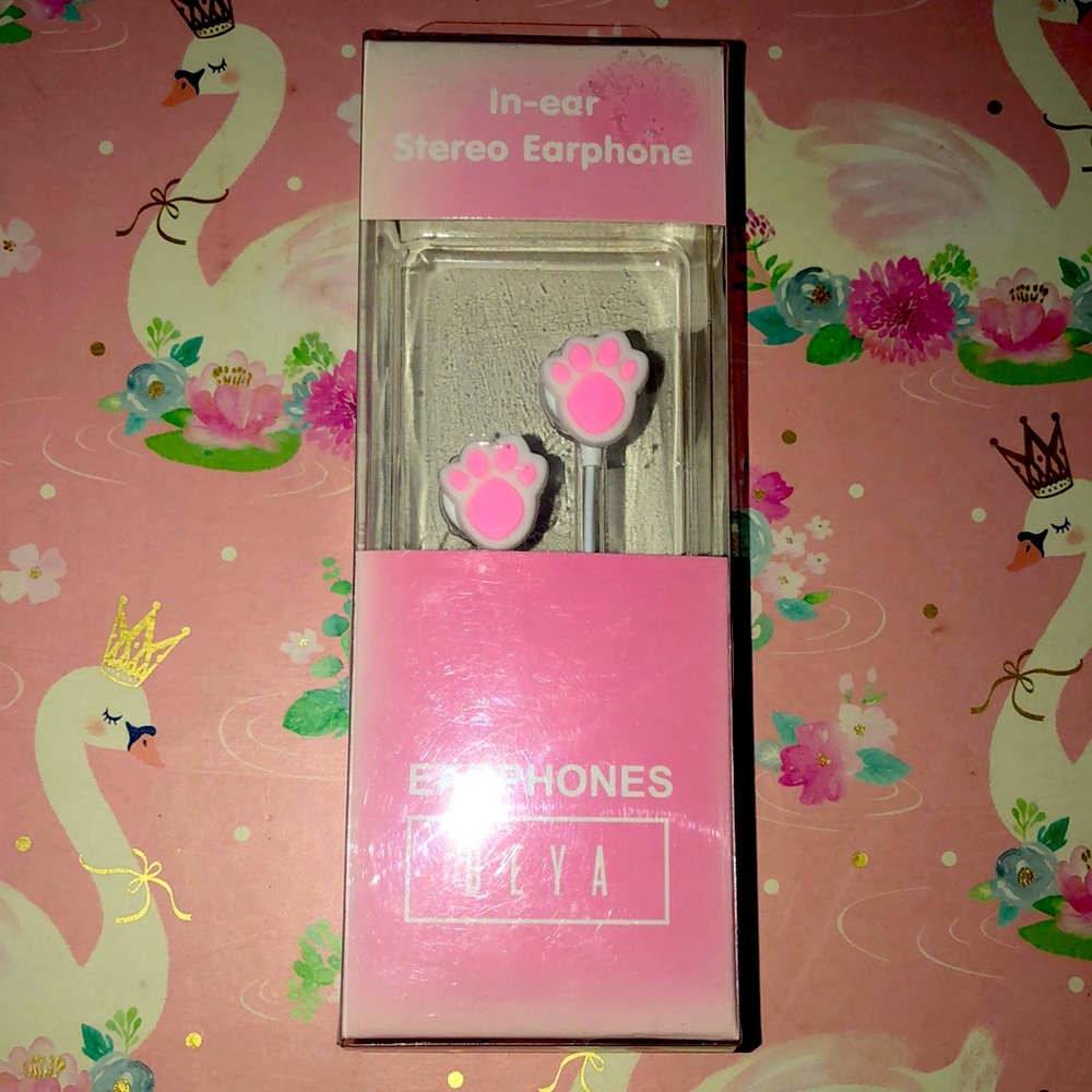 Beya In-Ear Stereo Earphone with Paw 🐾 Prints
